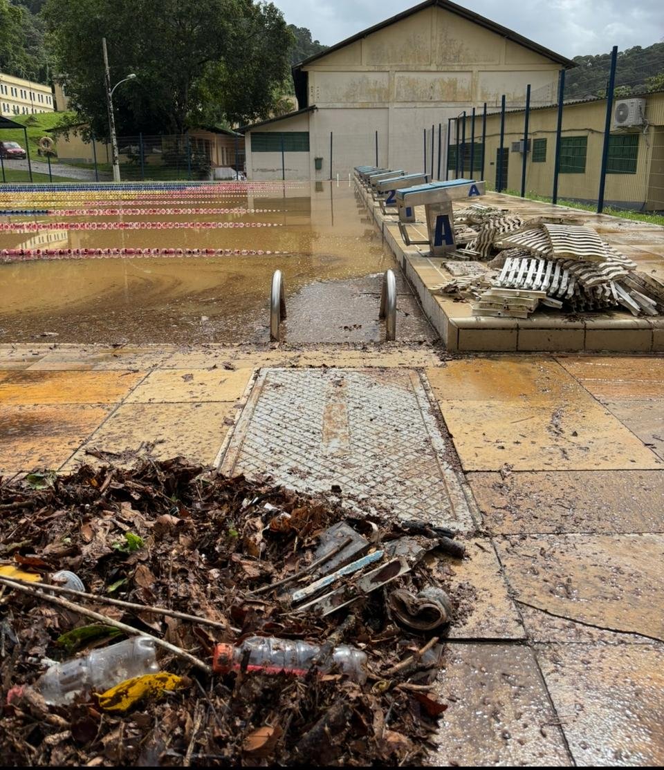 Piscina com Lama